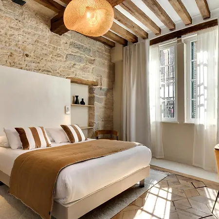 Appartement Maison 1642 *