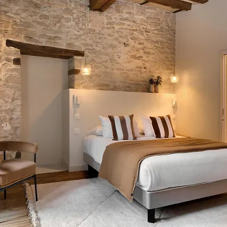 Maison 1642 *
